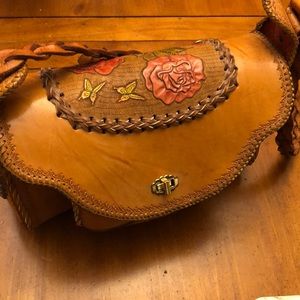 Leather shoulder handbag